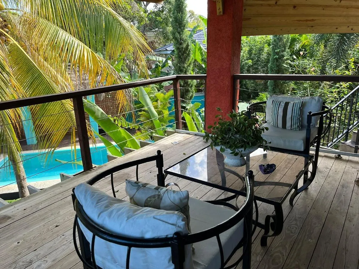 게스트하우스 Hidden Gem @ White River Ocho Rios - Secluded Retreat For Two 호텔